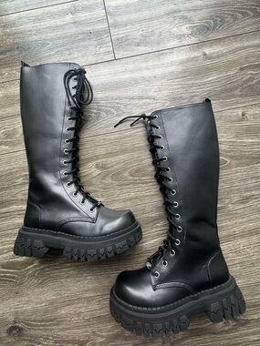 Dolls Kill Delia's Teen Craft Knee High Boots Black Size 7 Lace Up Festival